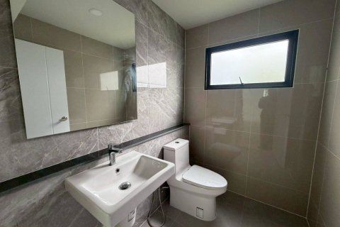 Дом в Лат Крабанге, Бангкок, Таиланд с 4 спальнями  № 156015 - фото 10