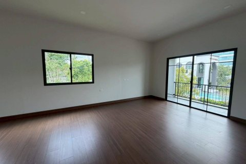 Дом в Лат Крабанге, Бангкок, Таиланд с 4 спальнями  № 156015 - фото 4