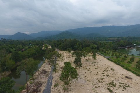 Land in Nakhon Nayok, Thailand 12400 sq.m. № 154786 - photo 3