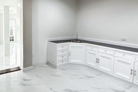 House in Yan Nawa, Bangkok, Thailand 4 bedrooms № 154790 - photo 3