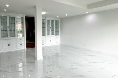 House in Yan Nawa, Bangkok, Thailand 4 bedrooms № 154790 - photo 5