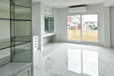 House in Yan Nawa, Bangkok, Thailand 4 bedrooms № 154790 - photo 10