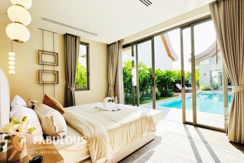 Villa in Bang Tao, Thailand 4 bedrooms № 179413 - photo 2