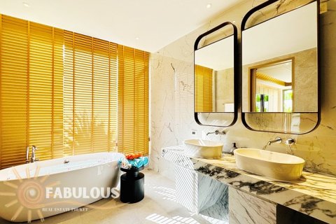 Villa in Bang Tao, Thailand 4 bedrooms № 179413 - photo 3