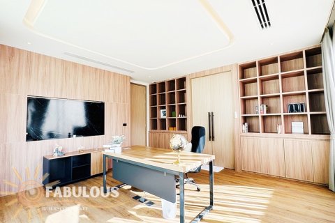 Villa in Bang Tao, Thailand 4 bedrooms № 179413 - photo 9