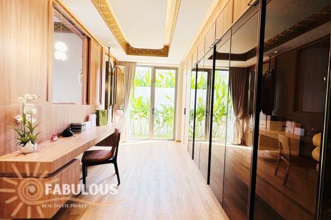 Villa in Bang Tao, Thailand 4 bedrooms № 179413 - photo 8