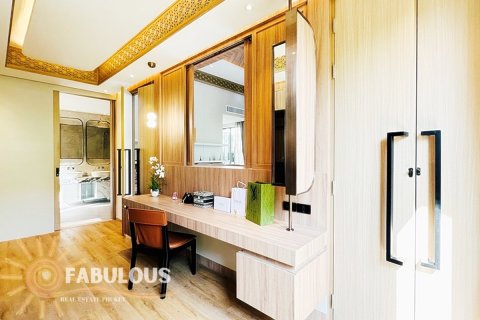 Villa in Bang Tao, Thailand 4 bedrooms № 179413 - photo 10