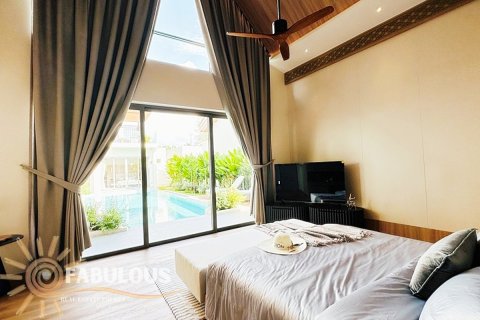 Villa in Bang Tao, Thailand 4 bedrooms № 179413 - photo 7