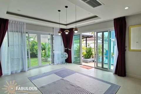 Villa in Bang Tao, Thailand 4 bedrooms № 179415 - photo 7