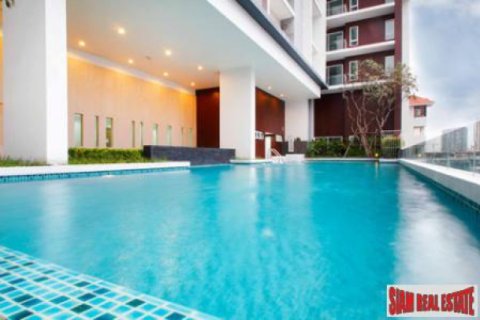 Apartment in Bangkok, Thailand 3 bedrooms № 192749