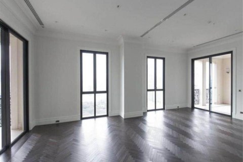 Condo à Pathum Wan, Bangkok, Thaïlande, 3 chambres № 205308 - photo 11