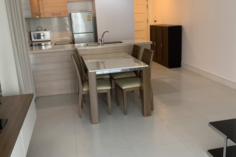Condo à Khlong Toei, Bangkok, Thaïlande, 2 chambres № 205305 - photo 5