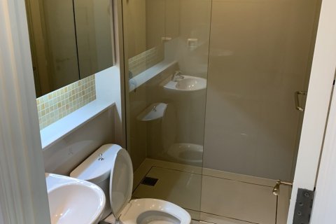 Condo à Khlong Toei, Bangkok, Thaïlande, 2 chambres № 205305 - photo 8