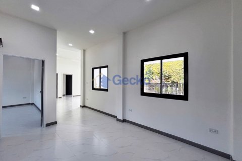 House in Pattaya, Thailand 3 bedrooms № 195990 - photo 11