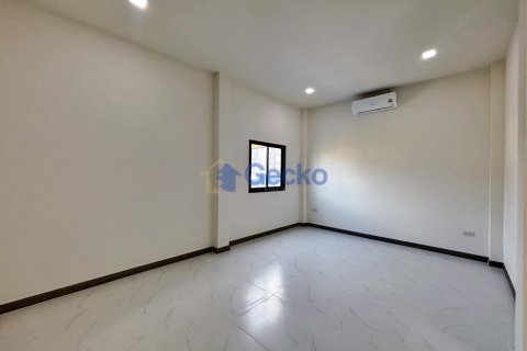 House in Pattaya, Thailand 3 bedrooms № 195990 - photo 10