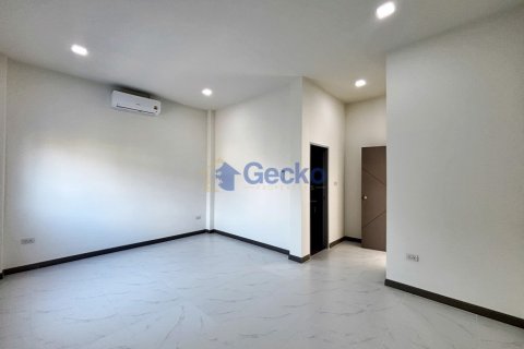 House in Pattaya, Thailand 3 bedrooms № 195990 - photo 7