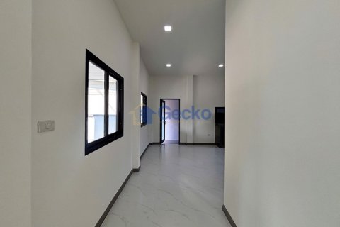 House in Pattaya, Thailand 3 bedrooms № 195990 - photo 18