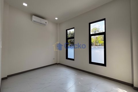 House in Pattaya, Thailand 3 bedrooms № 195990 - photo 15