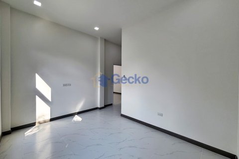 House in Pattaya, Thailand 3 bedrooms № 195990 - photo 17