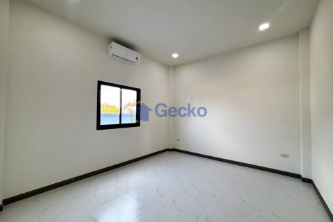 House in Pattaya, Thailand 3 bedrooms № 195990 - photo 12