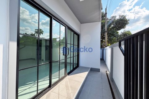 House in Pattaya, Thailand 3 bedrooms № 195990 - photo 5