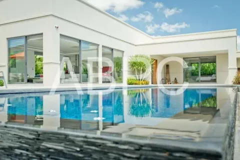 Casa de 4 dormitorios en Pattaya, Tailandia № 211563 - foto 3