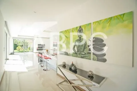 Casa de 4 dormitorios en Pattaya, Tailandia № 211563 - foto 12