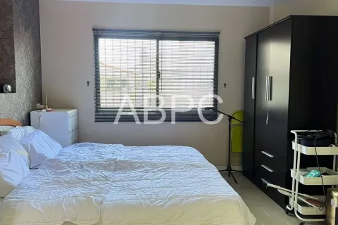 Casa de 3 dormitorios en Pattaya, Tailandia № 211565 - foto 3
