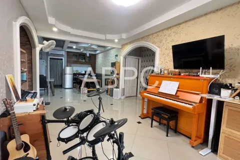 Casa de 3 dormitorios en Pattaya, Tailandia № 211565 - foto 2