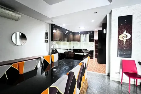 Casa de 5 dormitorios en Jomtien Beach, Pattaya, Tailandia № 211561 - foto 4