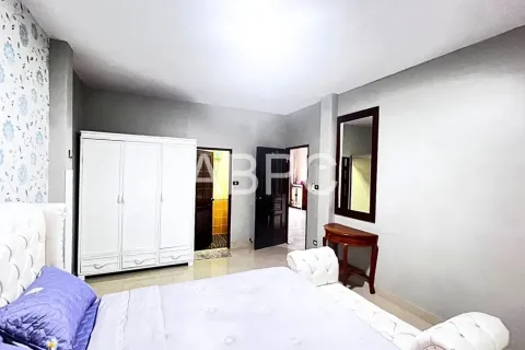 Casa de 5 dormitorios en Jomtien Beach, Pattaya, Tailandia № 211561 - foto 8