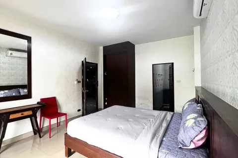Casa de 5 dormitorios en Jomtien Beach, Pattaya, Tailandia № 211561 - foto 15