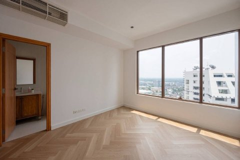 Condo in Bangkok, Thailand, 2 bedrooms  № 180626 - photo 19