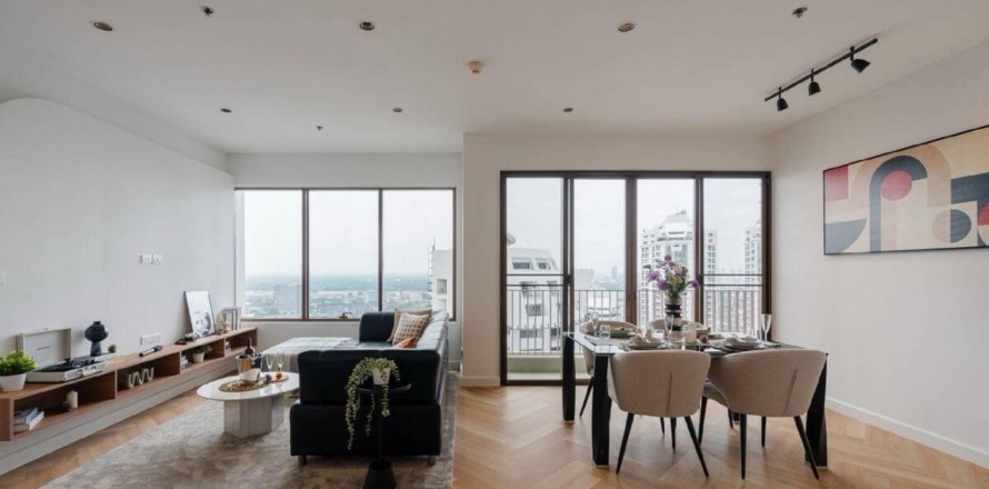 Condo in Bangkok, Thailand, 2 bedrooms  № 180626