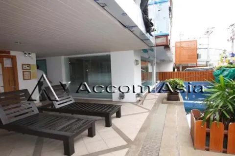Condo in Watthana, Bangkok, Thailand, 2 bedrooms  № 217741
