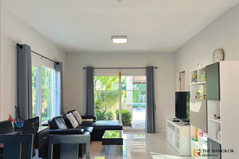 House in Bangkok, Thailand 3 bedrooms № 189026