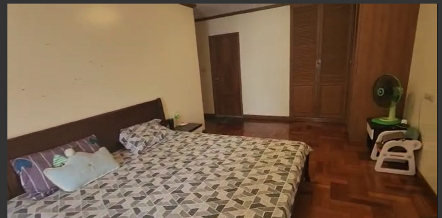 Condo in Bangkok, Thailand, 2 bedrooms  № 157692