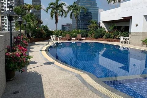Condo in Bangkok, Thailand, 2 bedrooms  № 157692 - photo 5
