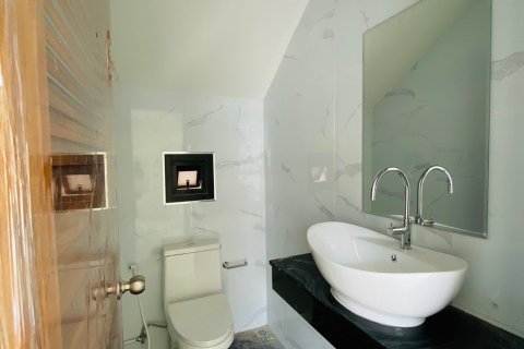 House in Pattaya, Thailand 3 bedrooms № 157690 - photo 12