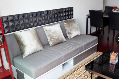 Condo in Bangkok, Thailand, 2 bedrooms  № 157693 - photo 16