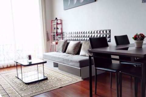 Condo in Bangkok, Thailand, 2 bedrooms  № 157693 - photo 8