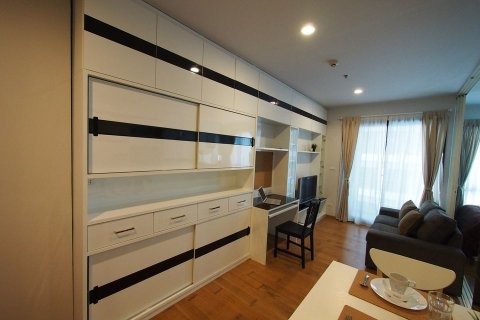 Condo in Bangkok, Thailand, 1 bedroom  № 157687 - photo 4