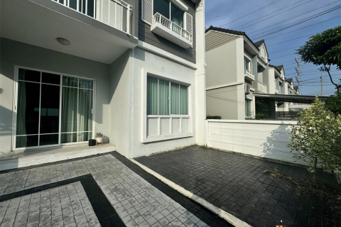 House in Bangkok, Thailand 3 bedrooms № 189039
