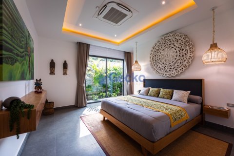 House in Pattaya, Thailand 4 bedrooms № 196987 - photo 13