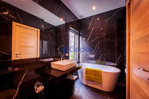 House in Pattaya, Thailand 4 bedrooms № 196987 - photo 28