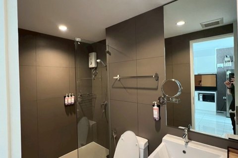 Condo à Watthana, Bangkok, Thaïlande, 2 chambres  № 158145 - photo 11