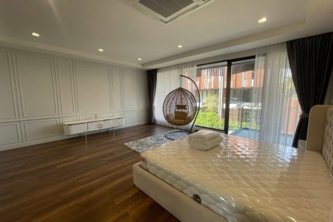 Townhouse in Bang Na, Bangkok, Thailand 4 bedrooms № 158148 - photo 6