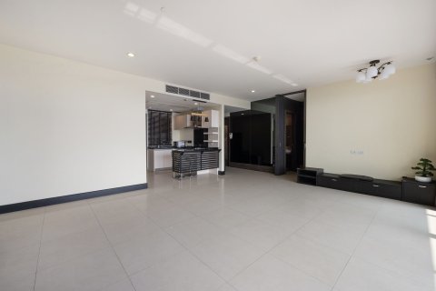 Кондоминиум с 3 спальнями в Кхлонг Сане, Бангкок, Таиланд № 137809 - фото 3