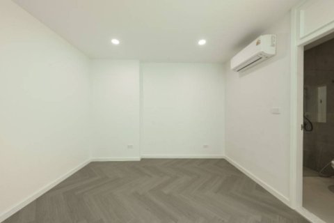 Reihenhaus in Phra Khanong, Bangkok, Thailand 3 Schlafzimmer № 214251 - Foto 16
