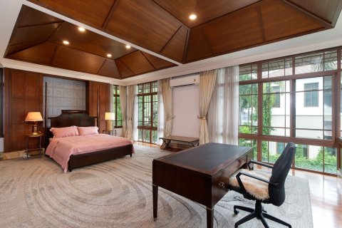 Haus in Phra Khanong, Bangkok, Thailand 5 Schlafzimmer № 214252 - Foto 13
